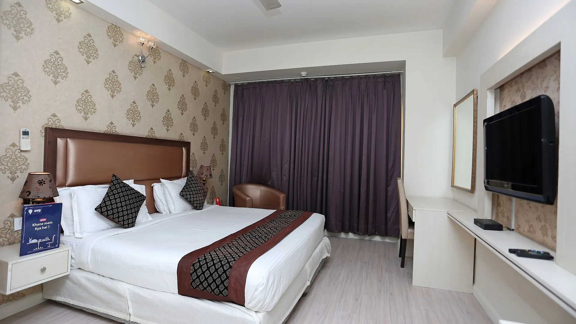 Oyo 10965 Emblem Hotel Gurgáon Indie