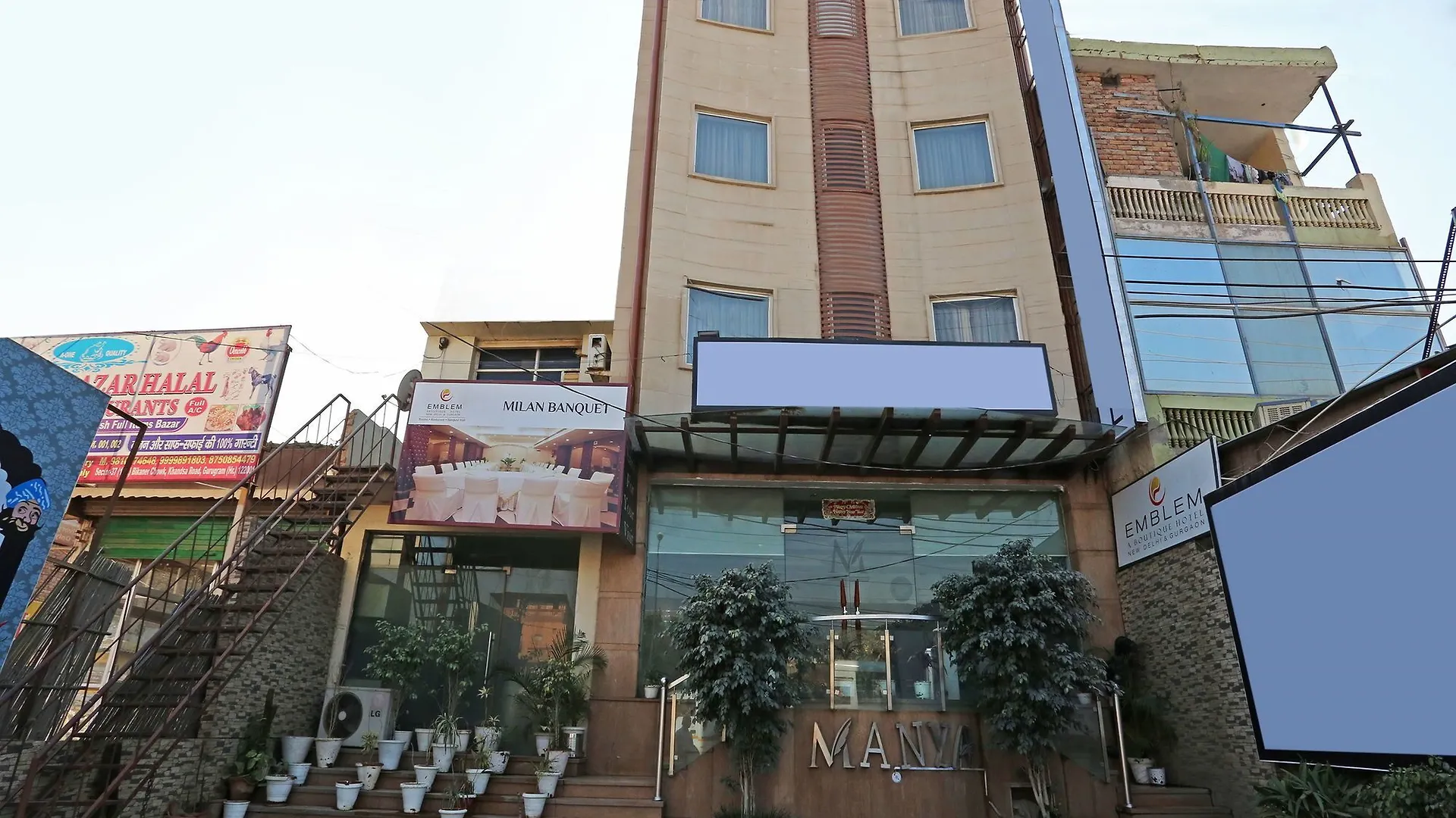 Oyo 10965 Emblem Hotel Gurgáon